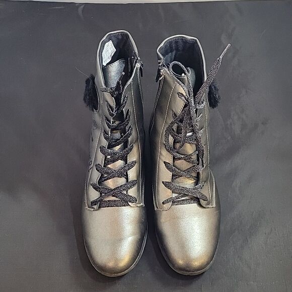 FOREVER 21 LACE UP SIDE ZIPPER CLOSURE ANKLE BOOT - Picture 2 of 15